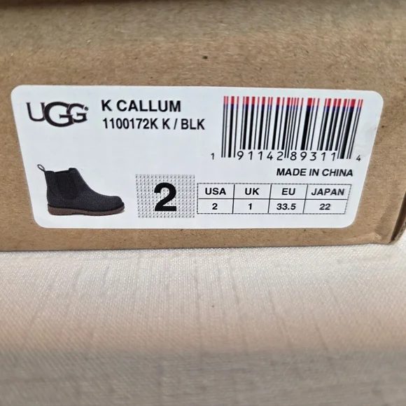 NWT UGG Kids Callum Ankle Boot Leather Chelsea Black, Size 2 - Picture 2 of 11